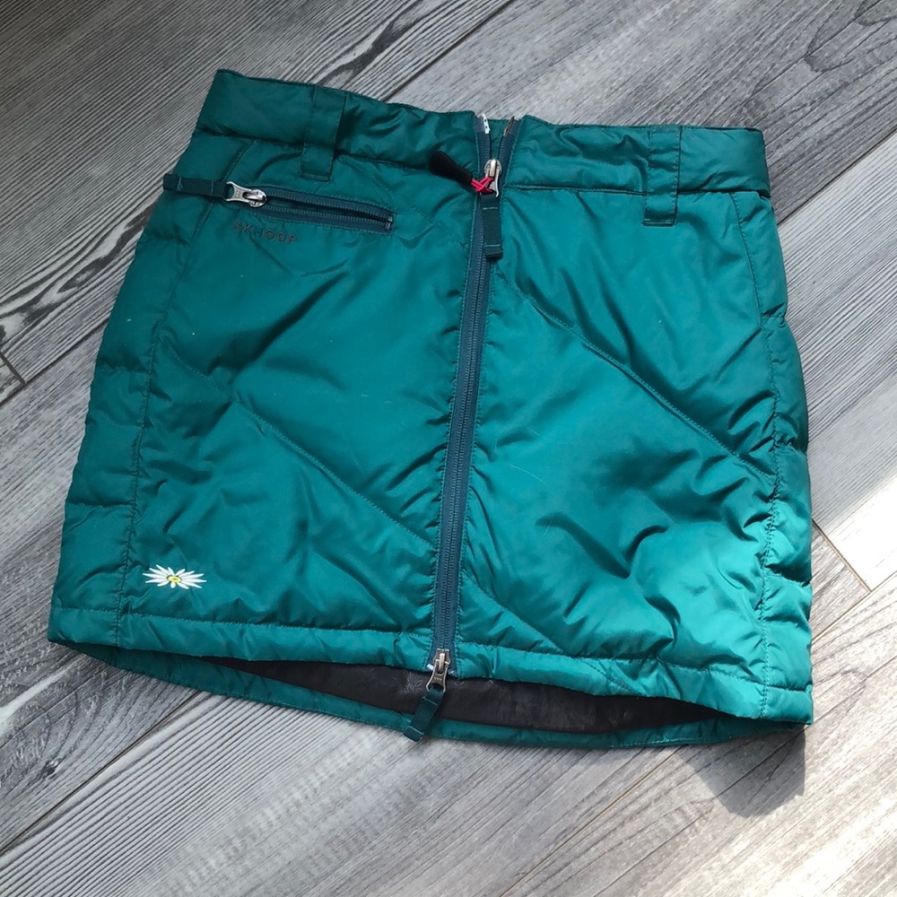 Green Mini Skirt with Stylish Design